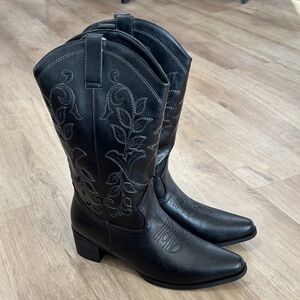 NEW Women’s Lisemous Mid Calf Embroidered Cowboy Boots